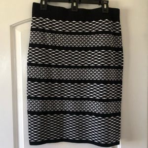 NEW Black/White Knee Length Winter Skirt